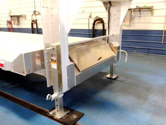 Metzler Trailer Eby Gooseneck Deckover 16K Front Jacks